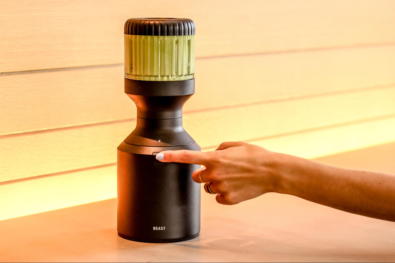 Mega Plus 1200 blender - Carbon Black